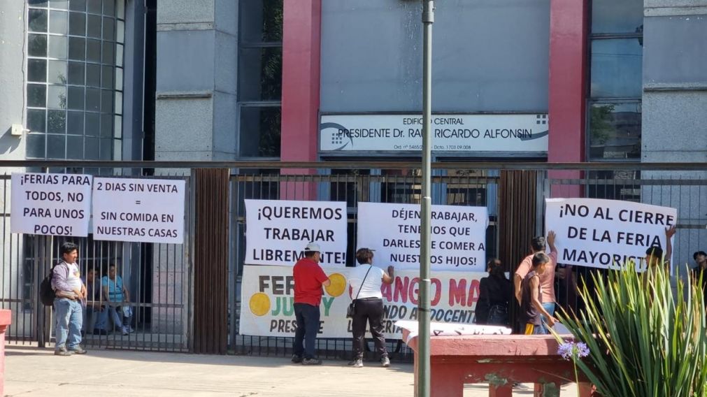 El intendente prohibi� la Feria bajo el argumento de que la ciudad no posee �infraestructura vial".