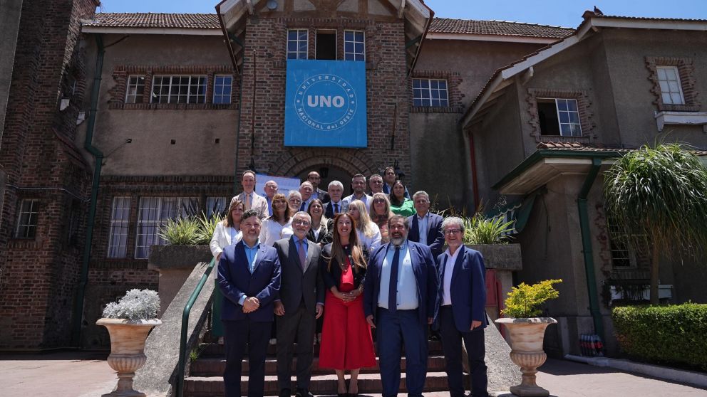 Menéndez y el embajador de Brasil participaron del inicio de la cátedra abierta sobre "desarrollo económico regional" en la UNO