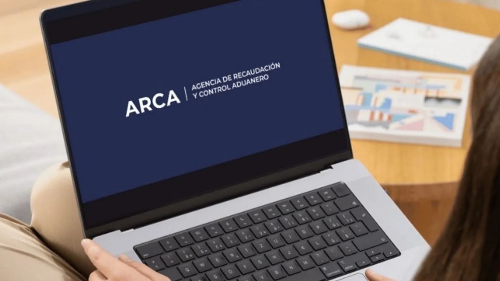 ARCA anunció una estrategia más rigurosa de control sobre transferencias, con potenciales retenciones de hasta el 5% para contribuyentes que no cumplan ciertos requisitos.