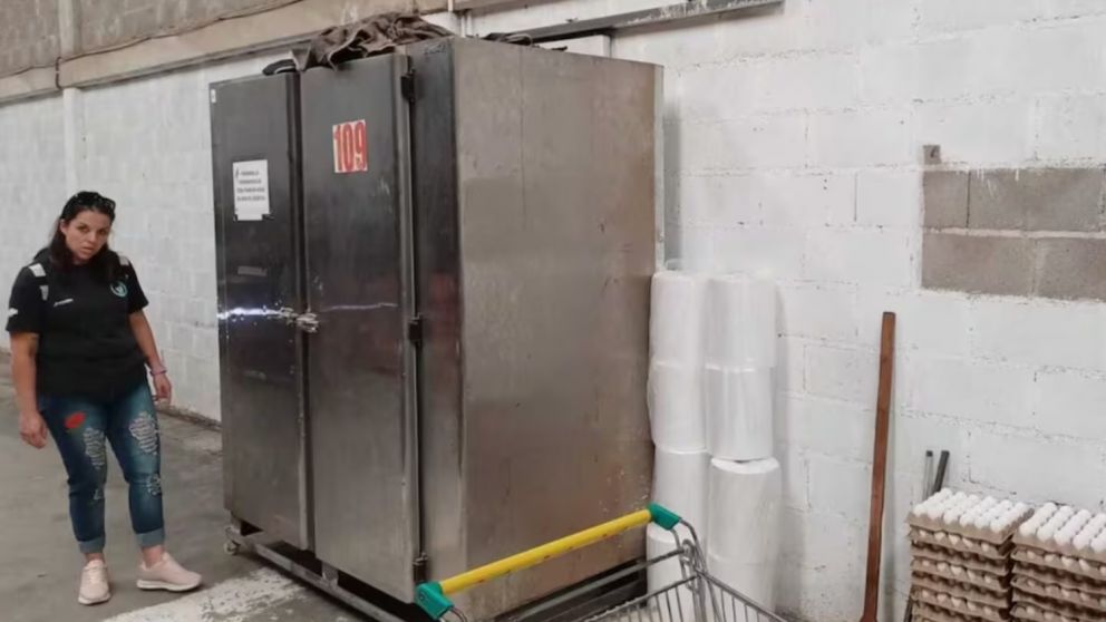 Los trabajadores estaban en un cuarto, cuyo acceso estaba tapado por una heladera.