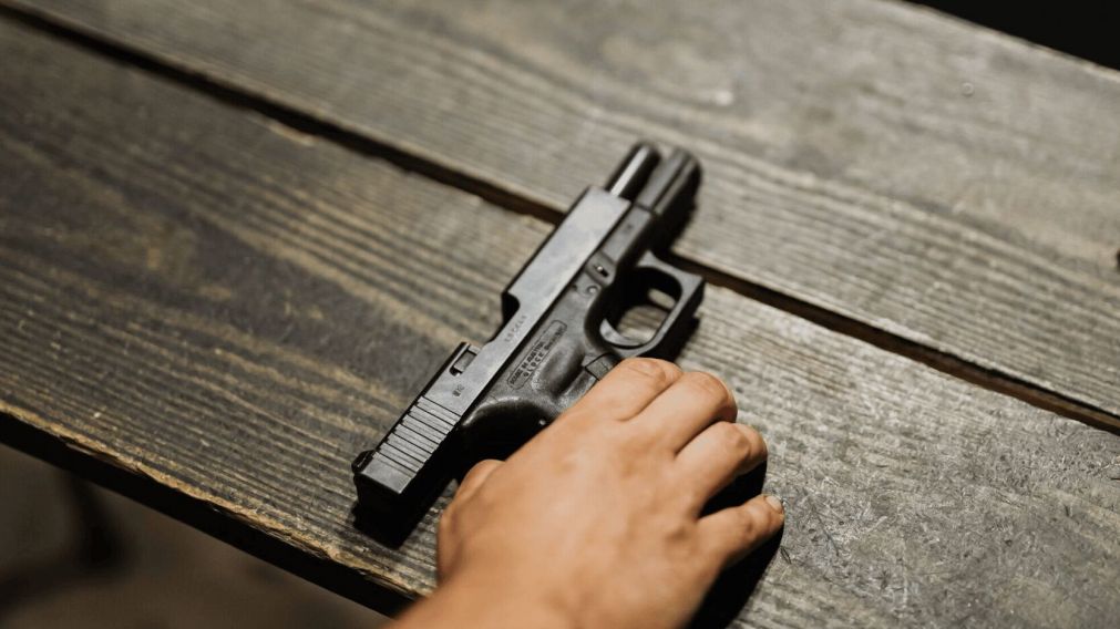 El Ejecutivo bajó la edad mínima para ser legítimo usuario de armas (Imagen ilustrativa).