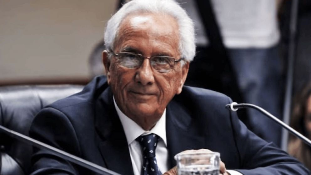 Murió Héctor Recalde