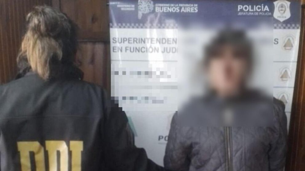 Esta es la mujer que fue aprehendida en relación al homicidio de la víctima.