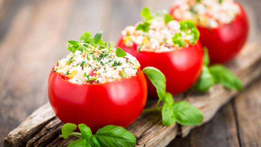 Los tomates rellenos son un clásico navideño.