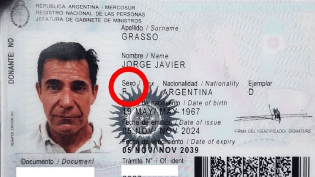 Tiene nombre de var�n pero su documento dice que es mujer.