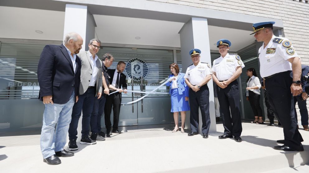 Se realizó hoy la inauguración de un moderno edificio para la División Unidad Operativa de la Policía Federal.