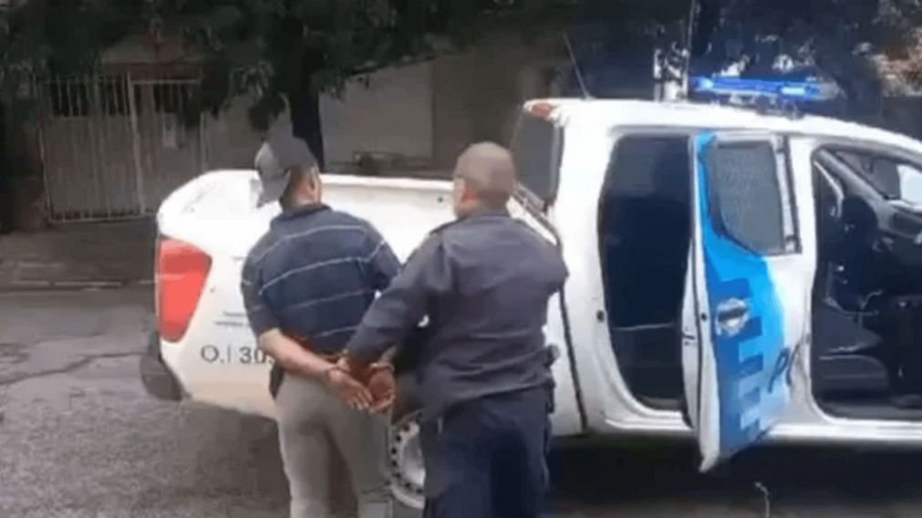 Detenido tras arrojar una piedra a una cajera para robarle.