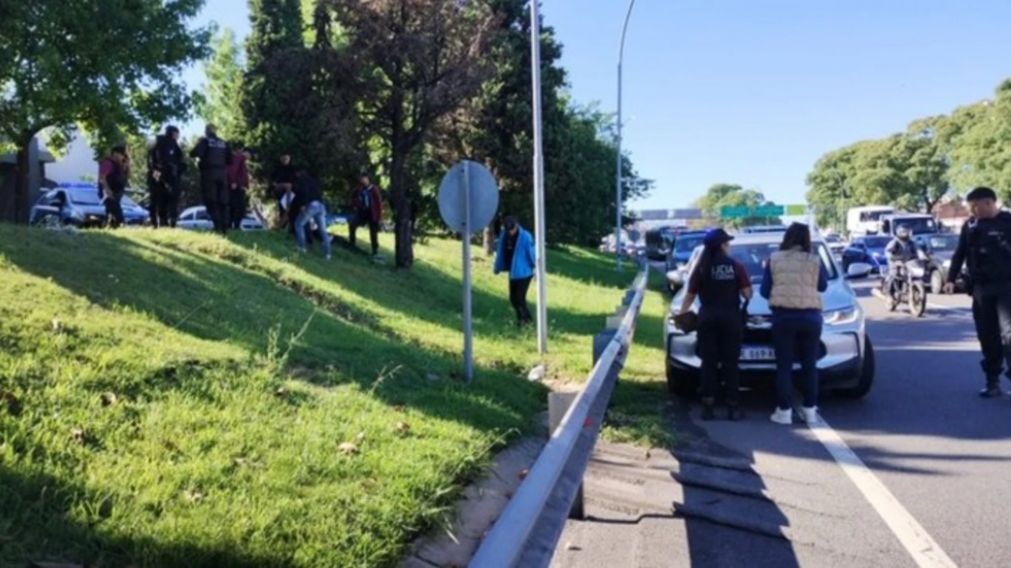 El impactante episodio ocurrió en la avenida General Paz (NA).