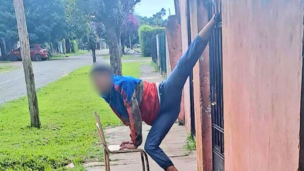 Al escuchar los gritos de auxilio del ladrón, los vecinos llamaron a la Policía.