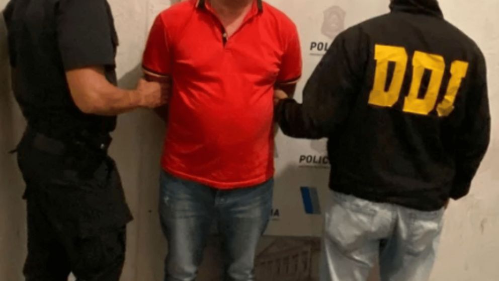 Una mujer fue asesinada y hay cinco personas detenidas.