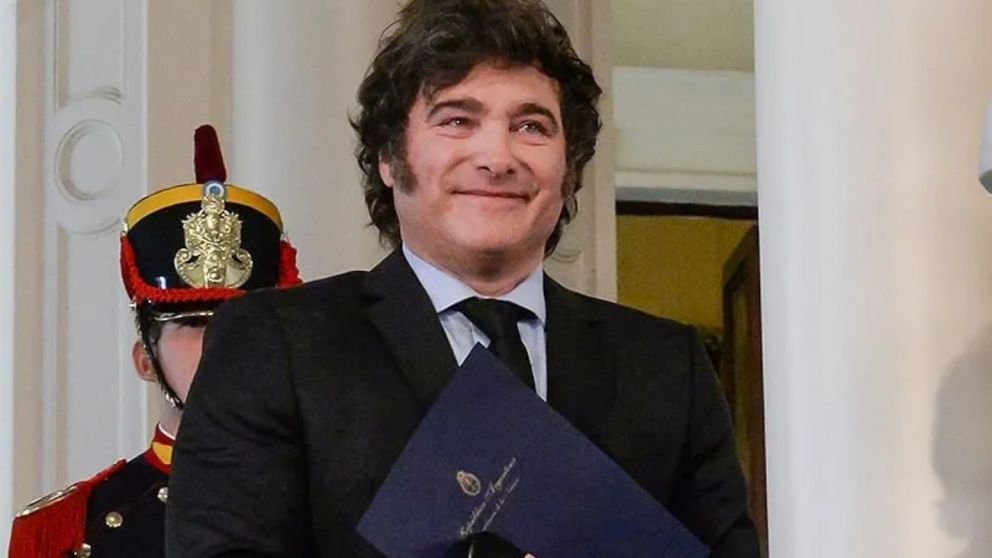 Los invitados al encuentro son Maximiliano Pullaro, Carlos Sadir, Gustavo Valdés, Alfredo Cornejo y Leandro Zdero.