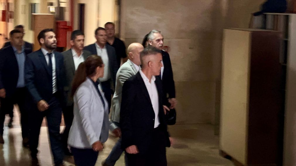 Alberto Fern�ndez declara en los Tribunales de Comodoro Py por la causa Seguros (Foto NA).