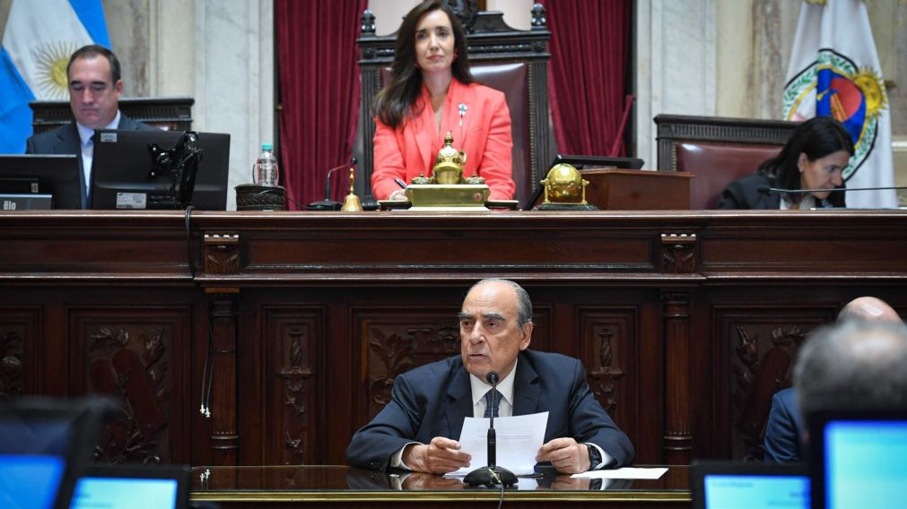 Guillermo Francos brinda un informe de gesti�n en el Senado.
