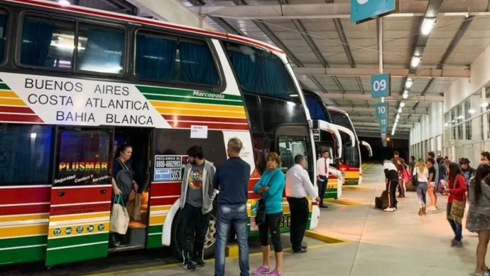 El Gobierno confirm� la desregulaci�n del transporte de micros de larga y media distancia (Imagen ilustrativa).