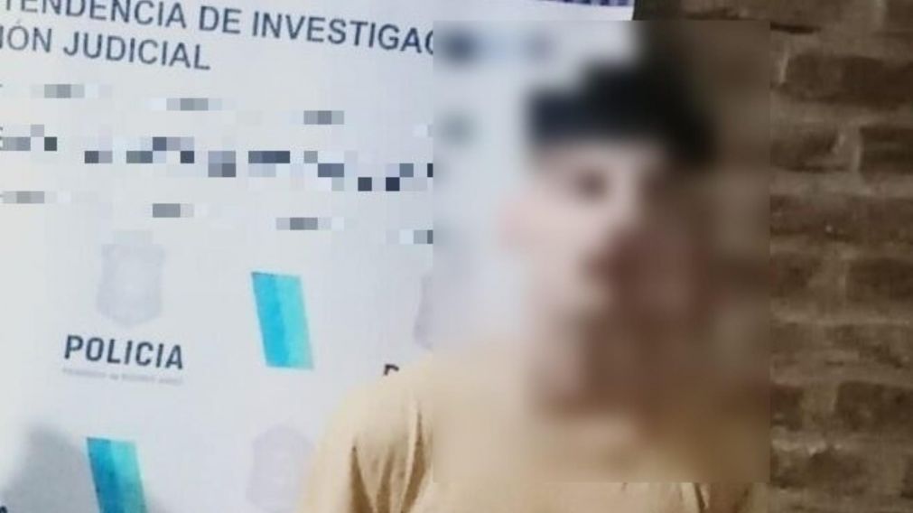 Este es el sujeto que resultó aprehendido por los investigadores policiales.