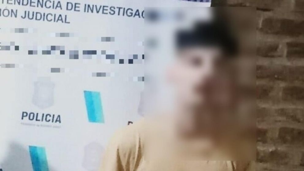 Este es el sujeto que resultó aprehendido por los investigadores policiales.