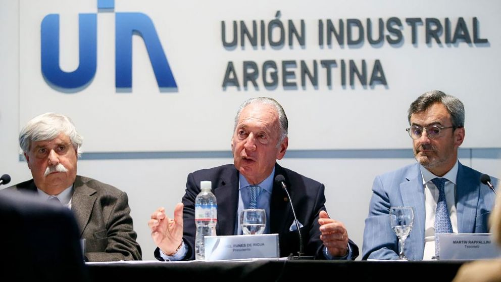 Anticipan críticas a la política monetaria desde el sector industrial.