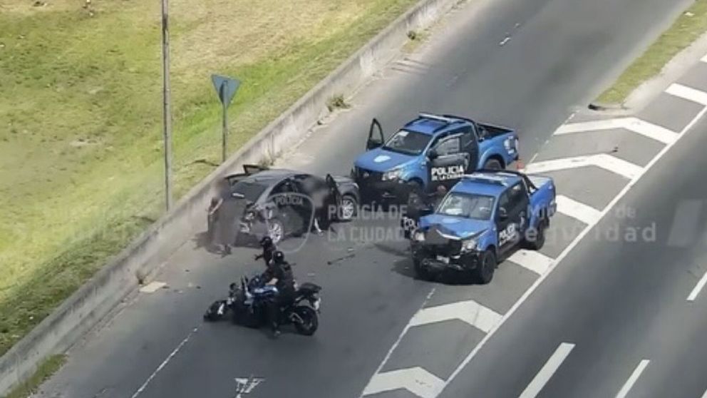 Feroz persecución y tiroteo en la avenida General Paz.