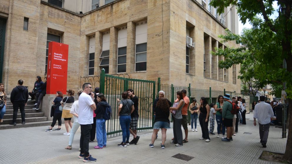 LOS TRABAJOS PARTICULARES, CADA VEZ MÁS LEJOS DEL ALCANCE DE MUCHOS.