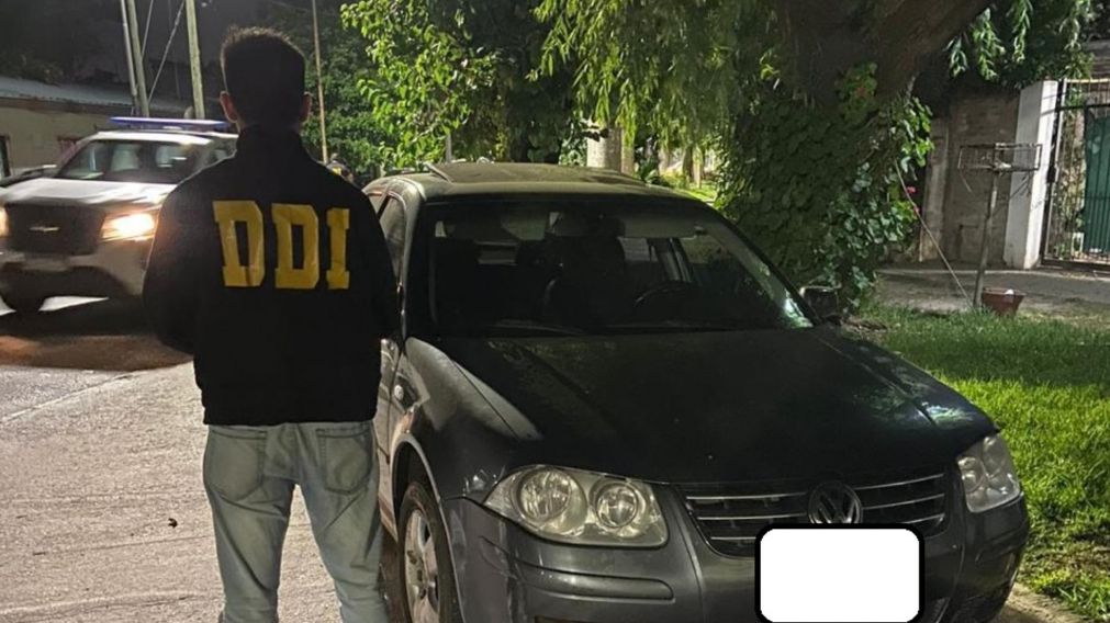 Este es el coche que fue incautado por los investigadores policiales.