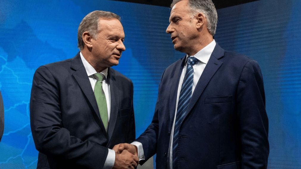 Yamandú Orsi y Álvaro Delgado se disputan la presidencia en un balotaje que se definirá "voto a voto"