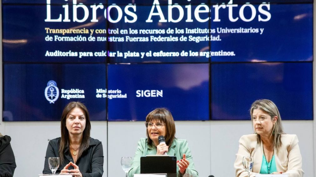 Libros abiertos: Patricia Bullrich presentó un programa para potenciar la transparencia en los institutos de formación de las fuerzas federales