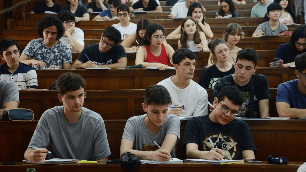 ¡Atención estudiantes!