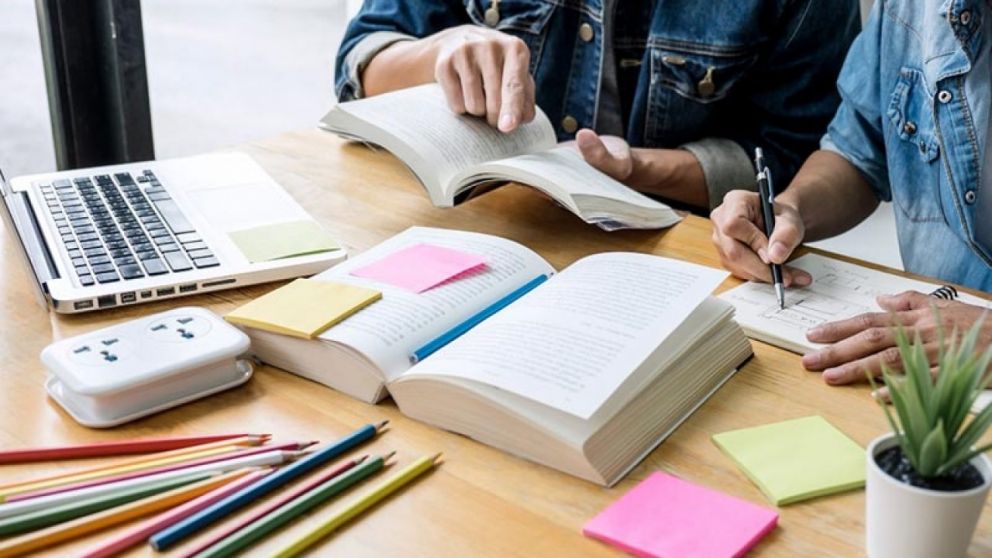 La inteligencia artificial eligió a las carreras más "fáciles" para estudiar (Imagen ilustrativa).