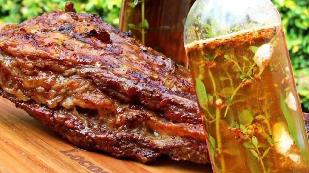 La salmuera puede resaltar el sabor de tu asado y otros cortes de carne.