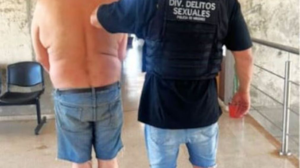 El hombre acusado de abusador qued� detenido.