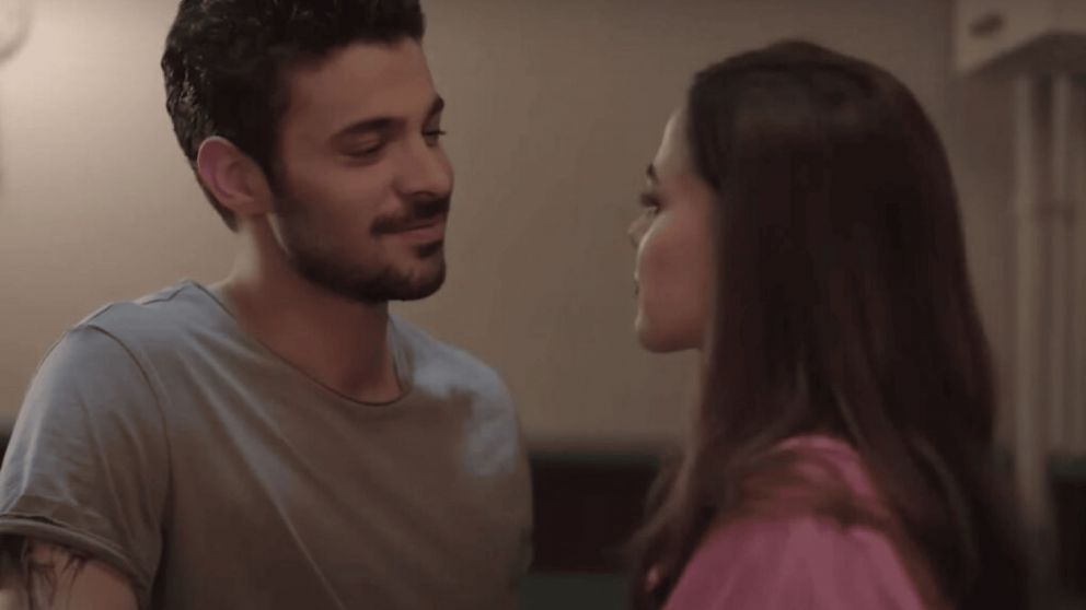 La atrapante comedia rom�ntica oculta en Netflix que fue un �xito total en su estreno y te har� volver a creer en el amor