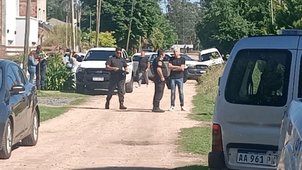 La Polic�a se present� en el lugar del violento hecho de inseguridad (Foto 0223).
