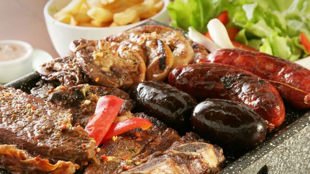 Parrillada, pastas y picadas: pueblos "pocos conocidos" donde comer es una ganga.