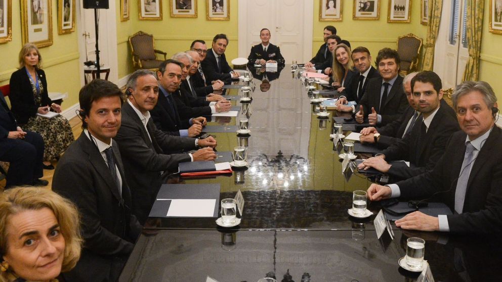 Empresarios argentinos se reunieron con Javier Milei y Emmanuel Macron.