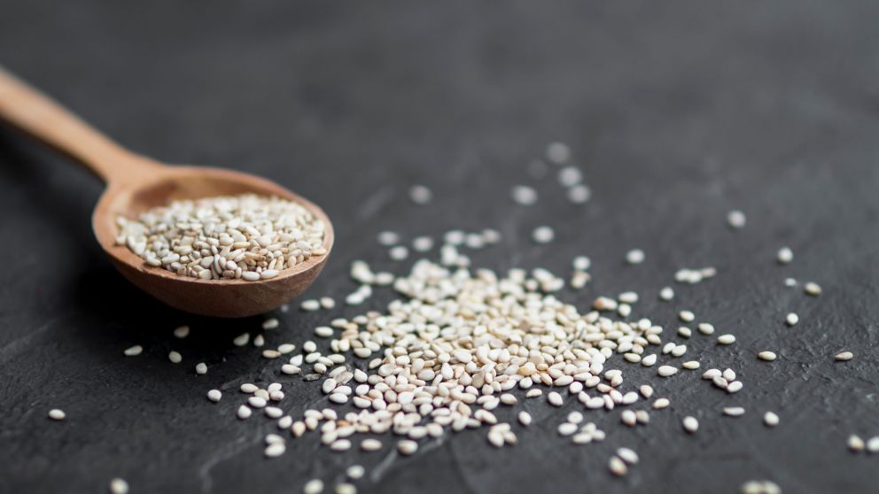 La poderosa semilla ideal para fortalecer los huesos: aporta magnesio y calcio