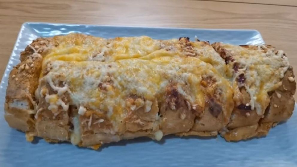  Aprend� a preparar una receta que te puede salvar la cena en 15 minutos, mientras recicl�s pan de ayer (Youtube).