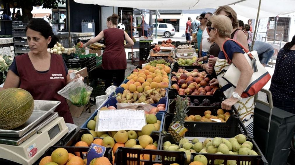 Cu�l es la fruta que aporta una gran cantidad de nutrientes al organismo.