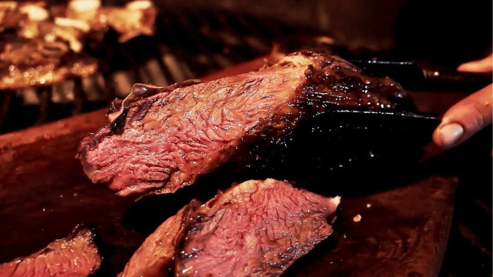 Este corte, lleno de sabor y textura, es ideal para quienes buscan un toque jugoso y sabroso en su parrilla sin complicaciones (Imagen: Locos X el Asado).