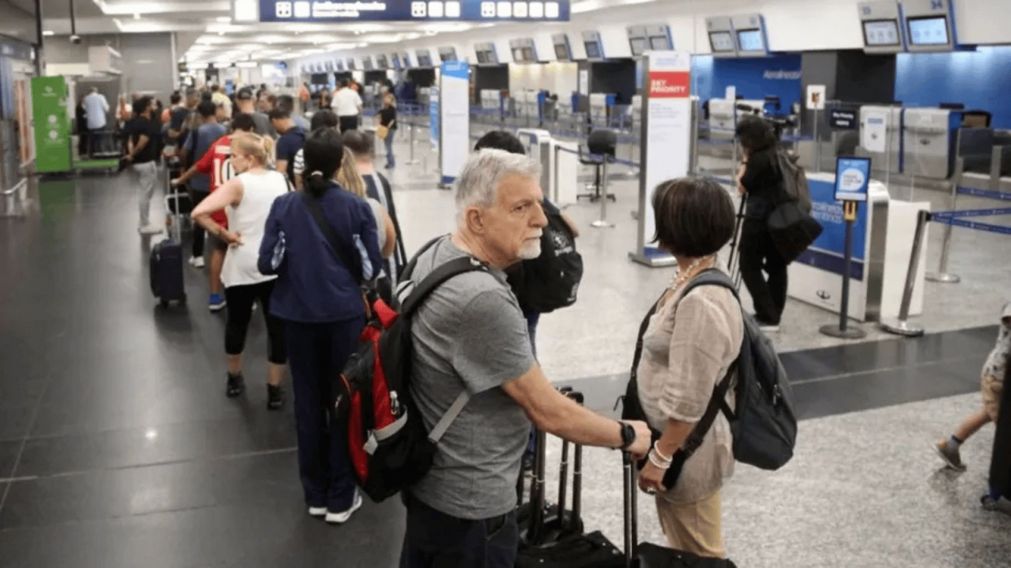 El Gobierno desregul� el servicio de rampa en los aeropuertos del pa�s en pleno conflicto con la empresa estatal Intercargo.