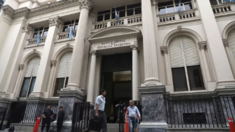 El Banco Central rescindió un contrato y la Casa de la Moneda deja de emitir billetes.