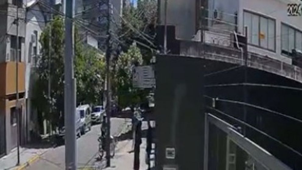 El robo "motochorro" ocurrió frente al Instituto y la Parroquia Nuestra Señora de la Merced.