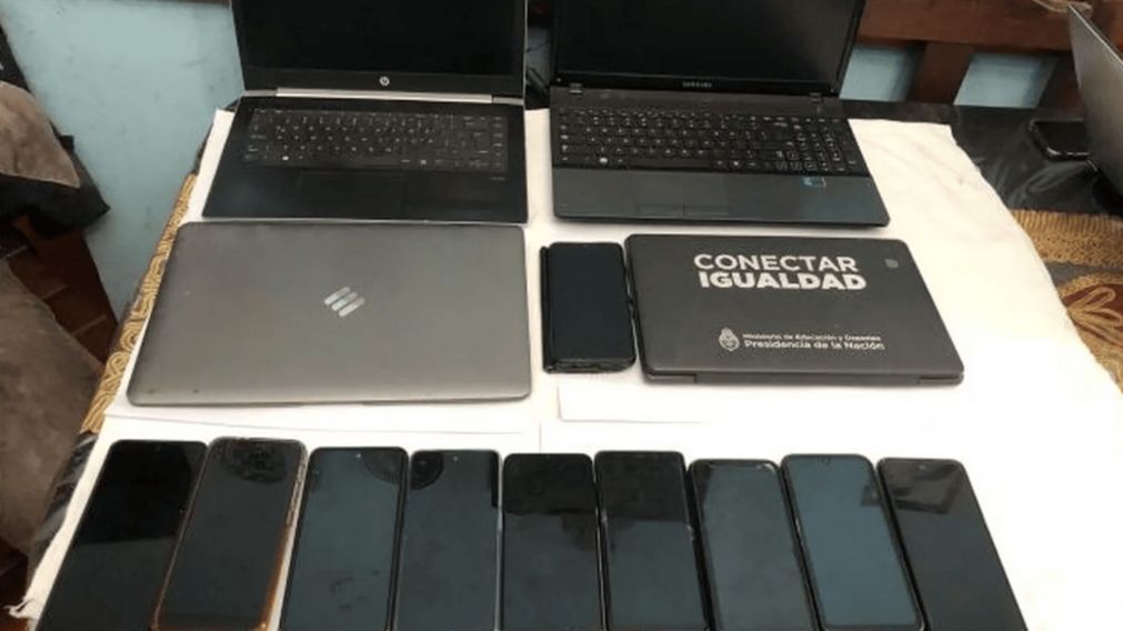 Parte de lo secuestrado en los allanamientos.
