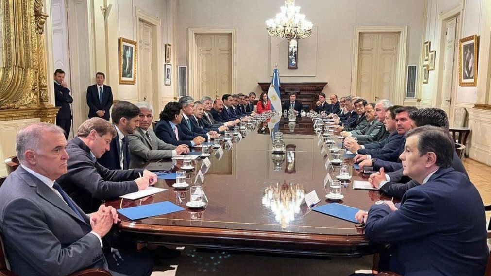 Javier Milei con gobernadores en Casa Rosada (Archivo).