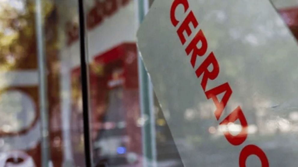 La atención al público de los bancos estará cerrada mañana.