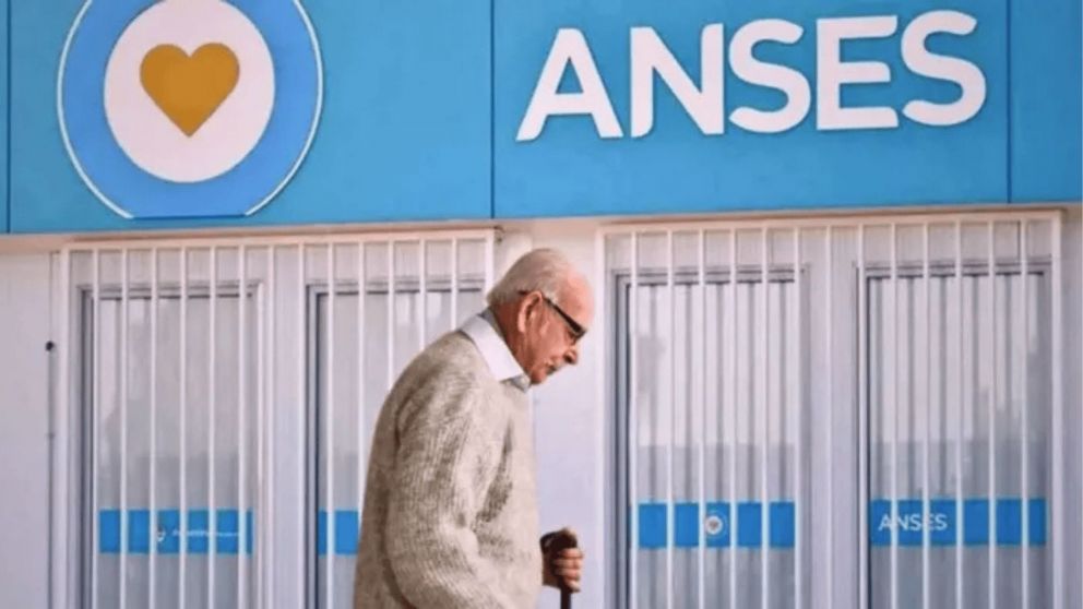 El Gobierno lanzó un plan que permite a jubilados regularizar sus aportes y acceder a una jubilación digna, beneficiando a quienes no alcanzan los 30 años requeridos (Imagen ilustrativa).