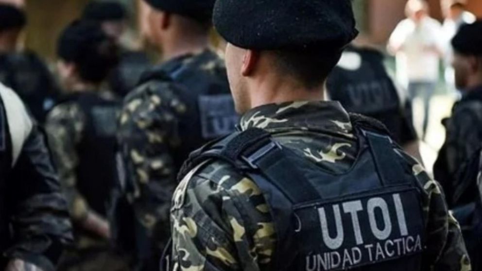 La víctima se desempeña en la Unidad Táctica de Operaciones Inmediatas (U.T.O.I.).