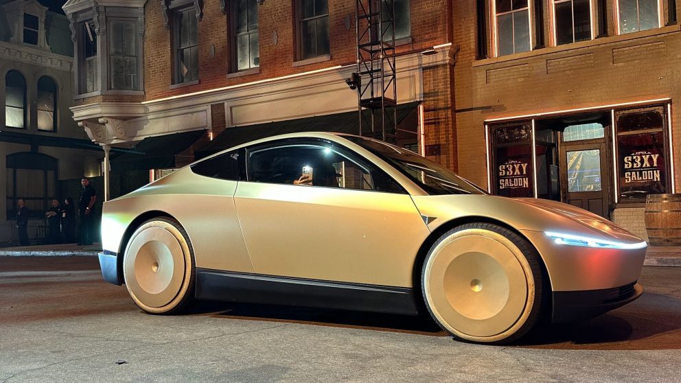La producción del taxi autónomo comenzará en 2026 (X).