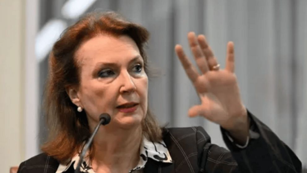 El Gobierno confirmó la salida de Mondino.