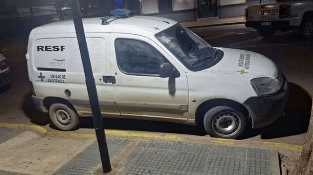 La ambulancia robada fue recuperada por la policía.