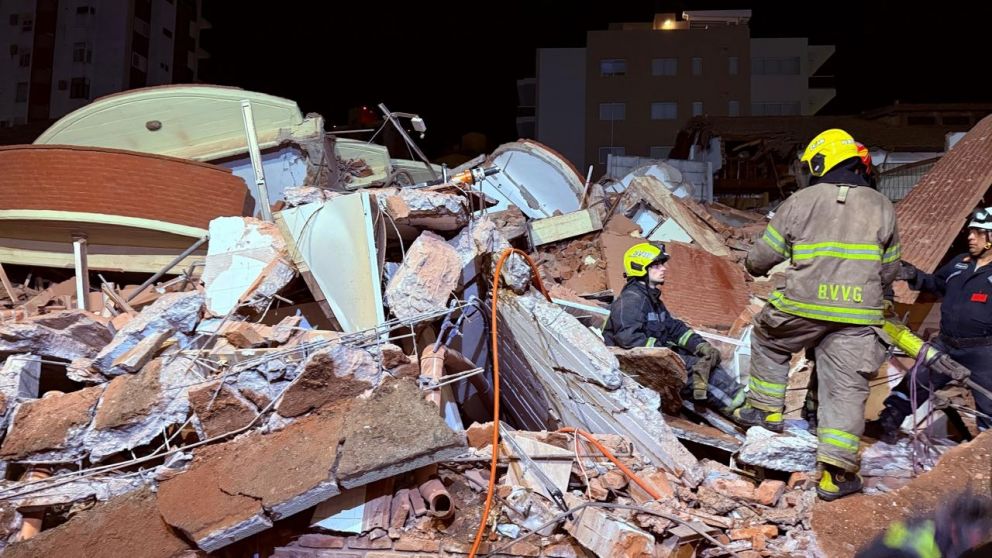 Impactante derrumbe en Villa Gesell.